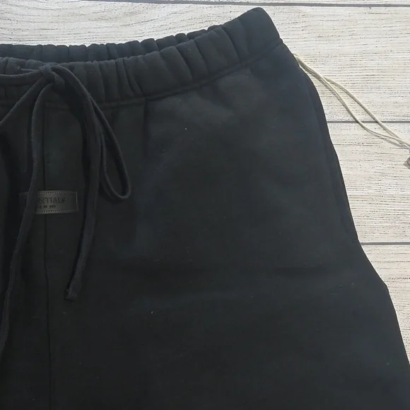 Essentials Fear of God Men's Stretch Limo Sweat Shorts Black Size L NWT - Picture 3 of 14